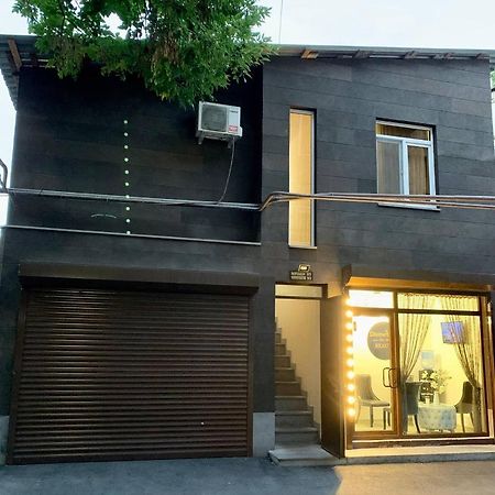 Apartment Near Republic Square Yerevan Bagian luar foto