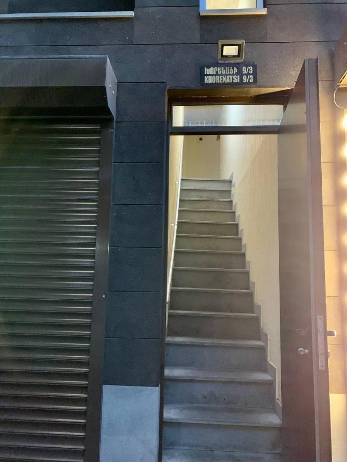 Apartment Near Republic Square Yerevan Bagian luar foto