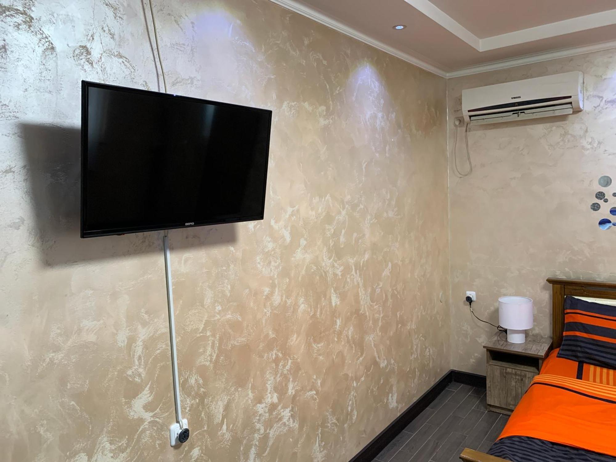 Apartment Near Republic Square Yerevan Bagian luar foto
